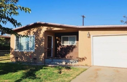 Hanford Casa | Spacious Retreat 4 Bdr House!