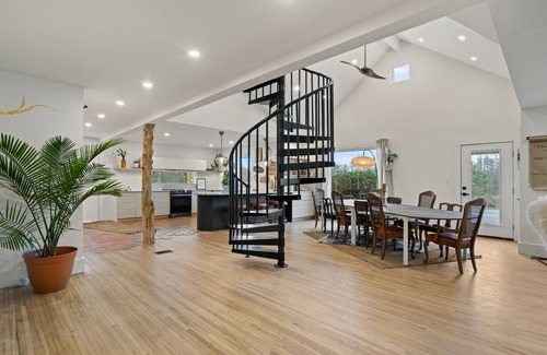 Travelers Rest Cama Y Desayuno | Spacious Retreat: Near GVL & AVL, Luxe Touches