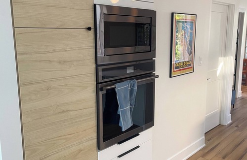 Logan Square Apartamento | Spacious Retro Apartment in Logan Square