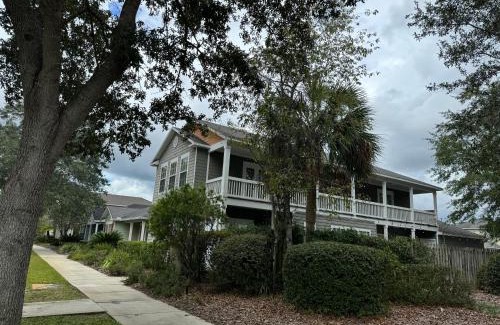 Gainesville Casa | Spacious Room in A Nice House