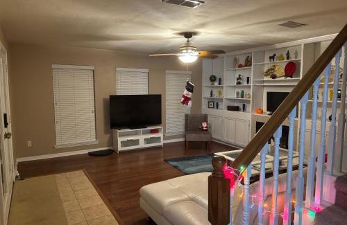 Gainesville Casa | Spacious Room in A Nice House
