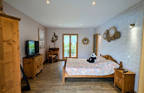 Anould Cama Y Desayuno | Habitación espaciosa con piscina, spa y hammam