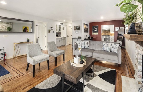 Rainier Valley Casa | Spacious Seattle Home W/ Gameroom ~ Near Sea-Tac Airport! 5BD 3.5BA