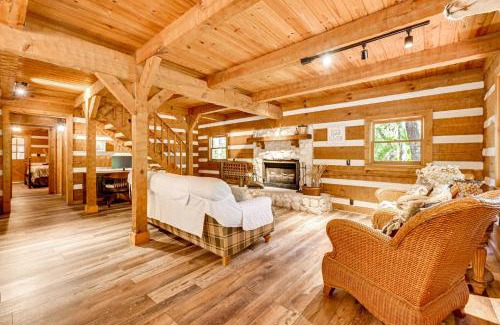 Sebring Casa | Spacious Sebring Family Cabin with Fun Barn and Yard!