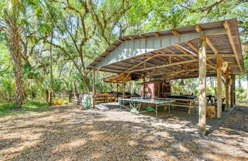 Sebring Casa | Spacious Sebring Family Cabin with Fun Barn and Yard!