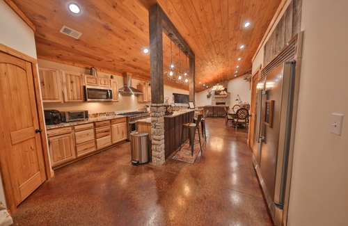Plummers Landing Casa | Spacious & serene country location with cozy at home familiarity.