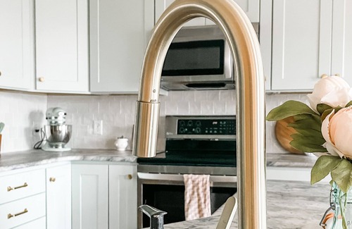 Blacksburg Casa | Spacious, serene retreat near downtown Blacksburg with privacy, outdoor beauty, and modern comfort