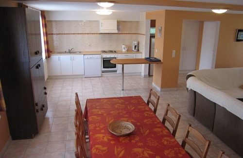 Ondenval Casa | Amplia estancia con terraza