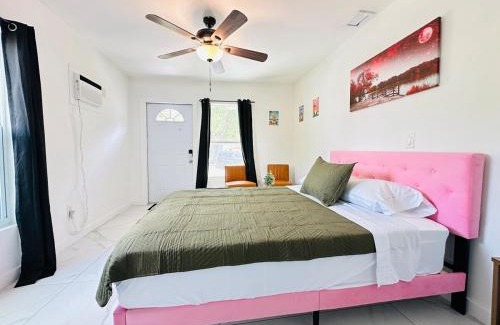Little Havana Casa | Spacious Studio 10 mins to Mia&Downtown