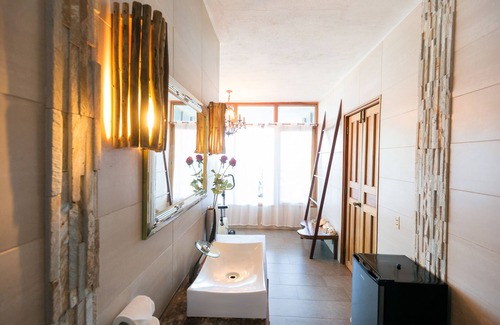 Torio Casa | Spacious studio with ocean view | Beachfront Boutique Hotel | pool & restaurant