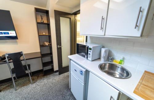 Selly Oak Apartamento | Spacious studios in Guest House next to UOB and 10min to the City!