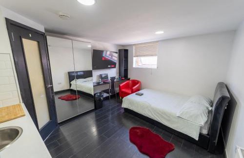 Selly Oak Apartamento | Spacious studios in Guest House next to UOB and 10min to the City!