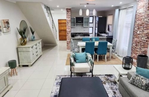 Harare Apartamento | Spacious, Stylish Modern Living