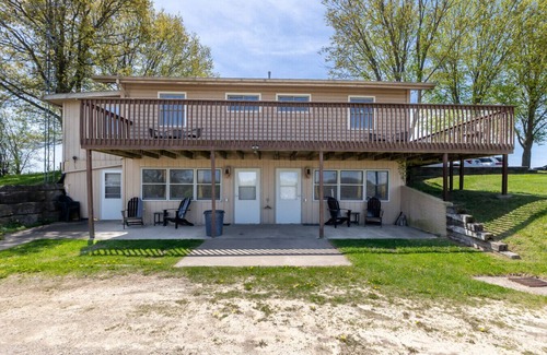 Apple River Apartamento | Spacious Suite w/ 2 King Beds | Near Trails, Lake & Golf