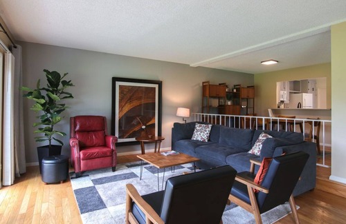 Vandenberg Village Condominio | Spacious three bedroom Vandenberg Village condo in Santa Barbara's wine country