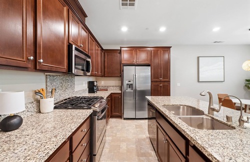 Temecula Casa | Spacious Townhouse near wine country – Your Homebase in the Heart of Murrieta!