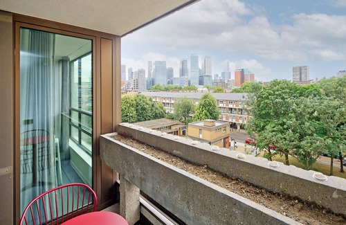 Poplar Apartamento | Spacious two-bedroom home in East London