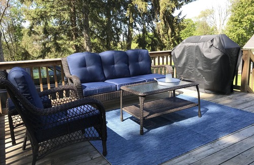 Clifton Springs Casa | Spacious updated private home, quiet neighborhood, walk to downtown.