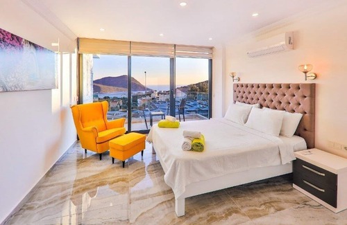 Antalya City Centre Villa | Spacious villa! perfect for holiday! Views over Kalkan. 5-10 walk to beach& Town