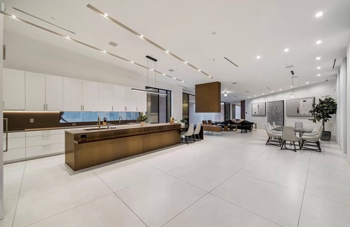 Hollywood Dell Villa | Spacious villa with 4 bedrooms and WiFi, fitness room in amazing Los Angeles