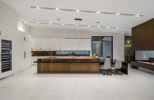 Hollywood Dell Villa | Spacious villa with 4 bedrooms and WiFi, fitness room in amazing Los Angeles