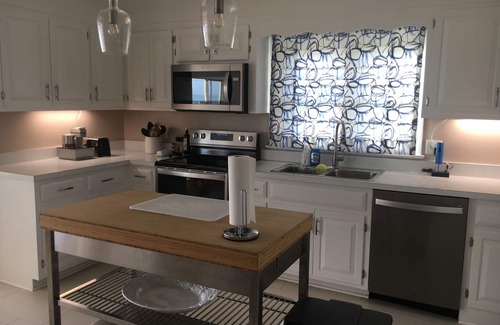 Edwardsville Casa | Spacious Waterfront Home on the Chesapeake Bay / Potomac River