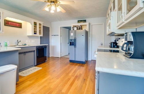 Flippin Casa | Spacious White Rivers Jewel: Fishing Haven!