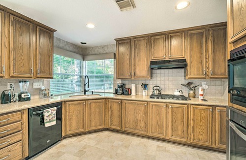 Alden Bridge Casa | Spacious Woodlands Home: Pool & Outdoor Oasis