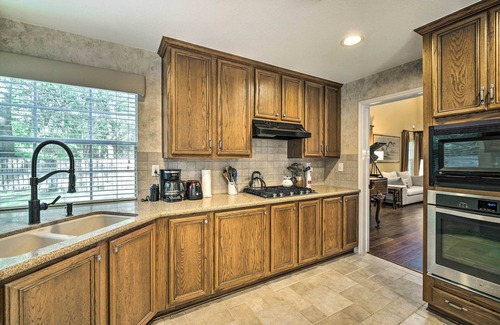 Alden Bridge Casa | Spacious Woodlands Home: Pool & Outdoor Oasis