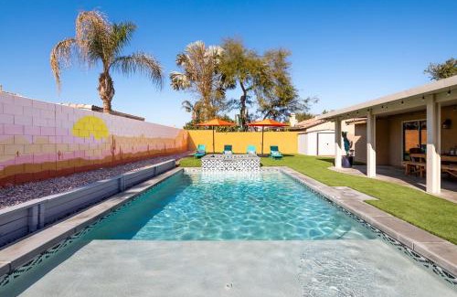 Las Brisas North Casa | Spacious Yard, Sparkling Pool & Spa, Firepit, 9beds!