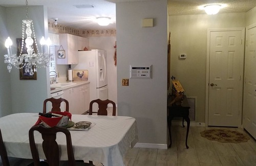 The Villages Casa | Spanish Springs area Courtyard Villa w / Golf Cart - se admiten perros