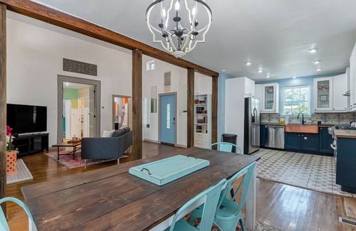 Norfolk Casa | Spanish Style Casita 2BR/2BA Dogs Welcome