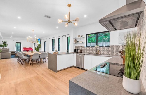 North Miami Villa | Spanish-style villa in Miami, where Mediterranean charm meets modern luxury