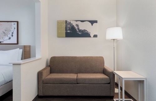 Indianapolis Hotel | Spark by Hilton Indianapolis Northeast Fishers