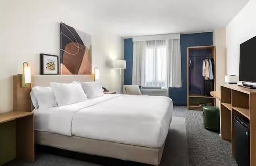 Indianapolis Hotel | Spark by Hilton Indianapolis Northeast Fishers