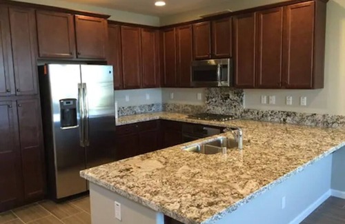 East Roseville Parkway Casa | Sparkling 3-br house near Kaiser and Sutter Roseville