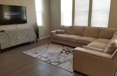 East Roseville Parkway Casa | Sparkling 3-br house near Kaiser and Sutter Roseville