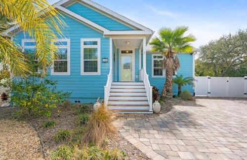 Vilano Beach Casa | Sparkling Blue Pool Home! Walk to Beach, Publix