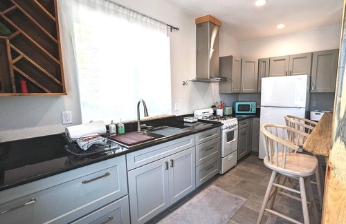 Brookings Apartamento | Sparkling Clean, Private & Quiet! Amazing Ocean Views [1]