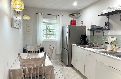 Southwest Cabaña | Sparkling Clean 2BR Suite in WPB w. King Bed, Bunk Bed