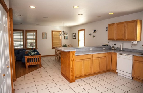 Buxton Cabaña | Disfrute de esta hermosa cabaña de alquiler anidada en el sonido en Buxton, ¡una hermosa vista del sonido Pamlico es simplemente relajante!