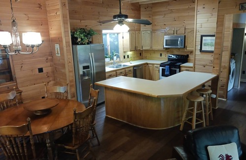 Burnsville Chalet De Esquí | Descuento especial para la última semana en agosto Golf Getaway