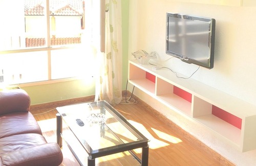 Luanco Condominio | Especial parejas . Pack con CAVA,velas y decoración romántica. Al lado Playa.