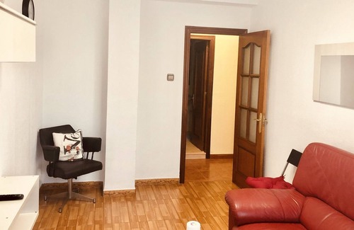 Luanco Condominio | Especial parejas . Pack con CAVA,velas y decoración romántica. Al lado Playa.