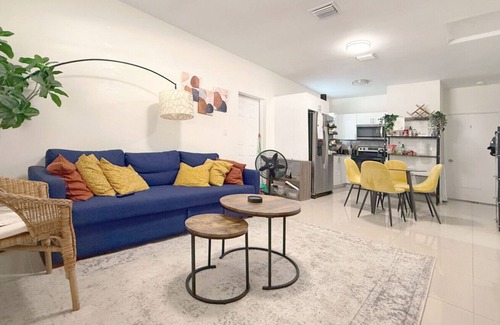 Liberty City Casa | Special Discount - Buena Vista Room + Ensuite Bath