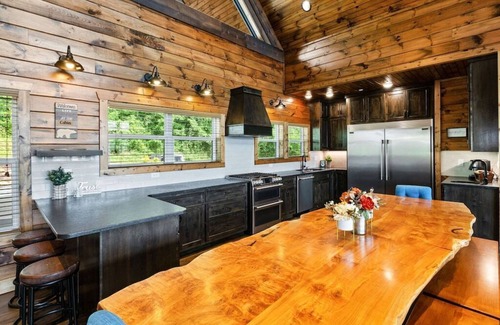 Gatlinburg Cabina | Not just a Stay - A Family Escape in the Smokies!