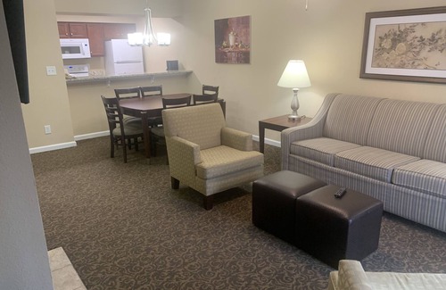 Berkeley Casa | Special Holiday Rates. 4BDR townhouse (12) in Historic Powhatan 💕