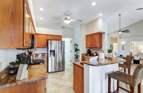 Falcons Glen Casa | Special Offer: Cozy 3BR Retreat with Private Pool & Lakeview – Hot Deal Today!