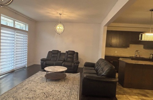 Grand River South Casa | Specious and cozy 4 bedroom and 3 bathroom