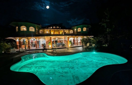 Barú Villa | Espectacular villa en las montañas, cascadas y tucanes a 20 minutos de la playa
